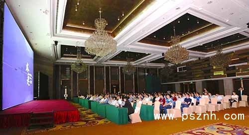 7-所有與會來賓共同欣賞了由臺達(dá)出資籌制的8K環(huán)境紀(jì)錄片《水起&middot;臺灣》