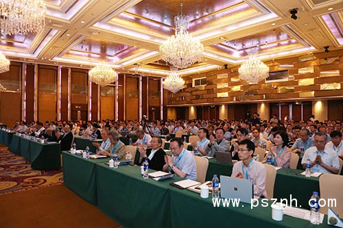 8-本次活動吸引了國內(nèi)外電力電子領(lǐng)域?qū)＜覍W(xué)者以及來自清華大學(xué)、浙江大學(xué)等十余所重點高校的超過360位師生及業(yè)界人士參加