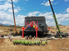 因泰萊參與實(shí)施程海應(yīng)急補(bǔ)水工程一級浮船泵站——濤源號(hào)順利驗(yàn)收