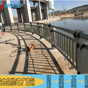 農(nóng)場(chǎng)河道仿木護(hù)欄 清遠(yuǎn)新農(nóng)村景觀護(hù)