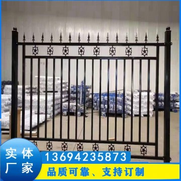 工地防攀爬鐵柵欄價格 度假區(qū)外圍鋅